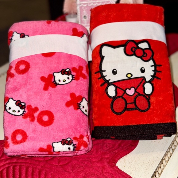 Hello Kitty Other - Hello Kitty 2 sets of 2 Valentine Pink and Red Hand Towels NEW Sanrio